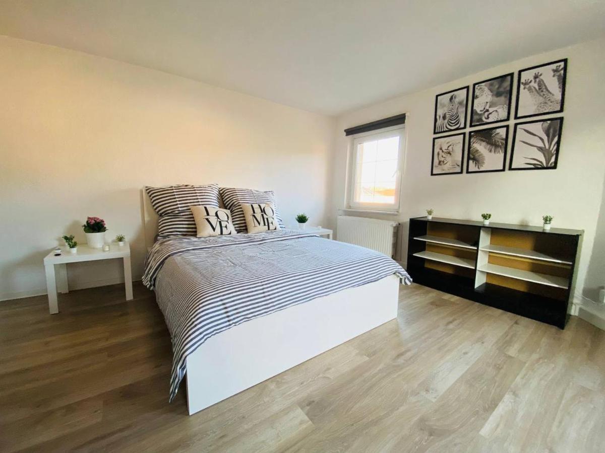 Xxl Ruhiges Sofa Freital Am Fluss Dresden Appartement Buitenkant foto